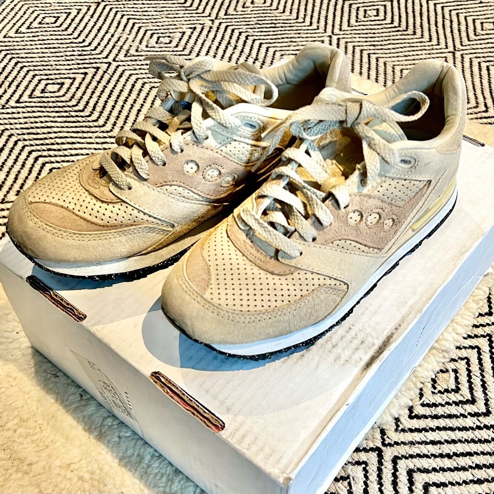 Men’s Saucony Courageous sneakers